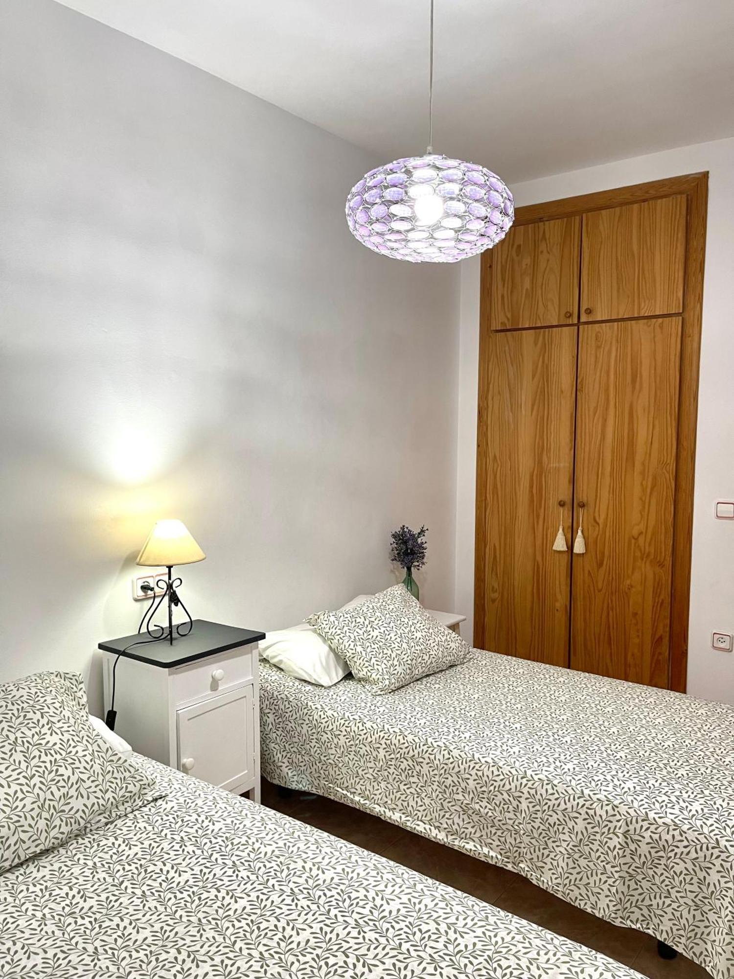 Alojamiento Turistico Casa Ela L'Aldea Exteriör bild